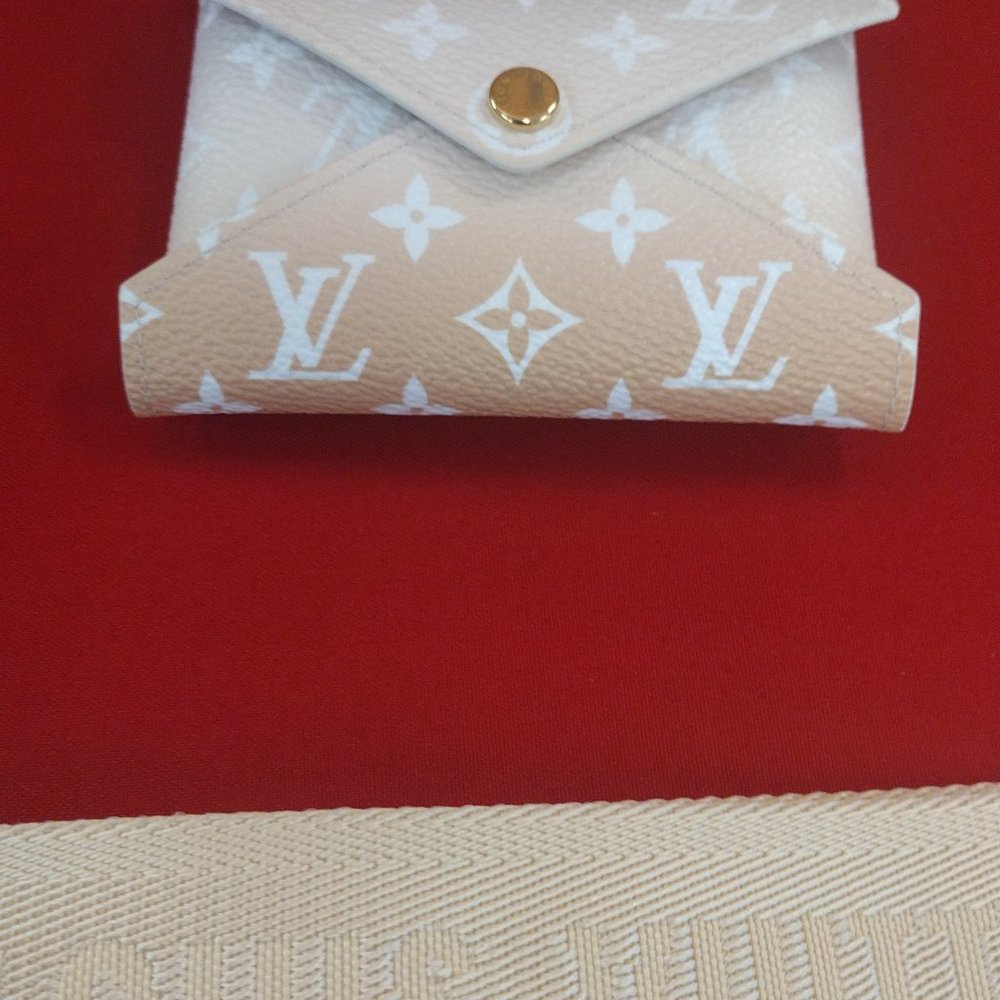 LV - Picture 3 of 5
